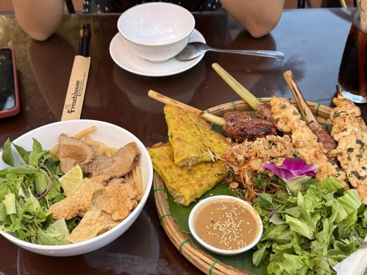 深夜食堂：24 小时营业的清单怎么看 · 夜景